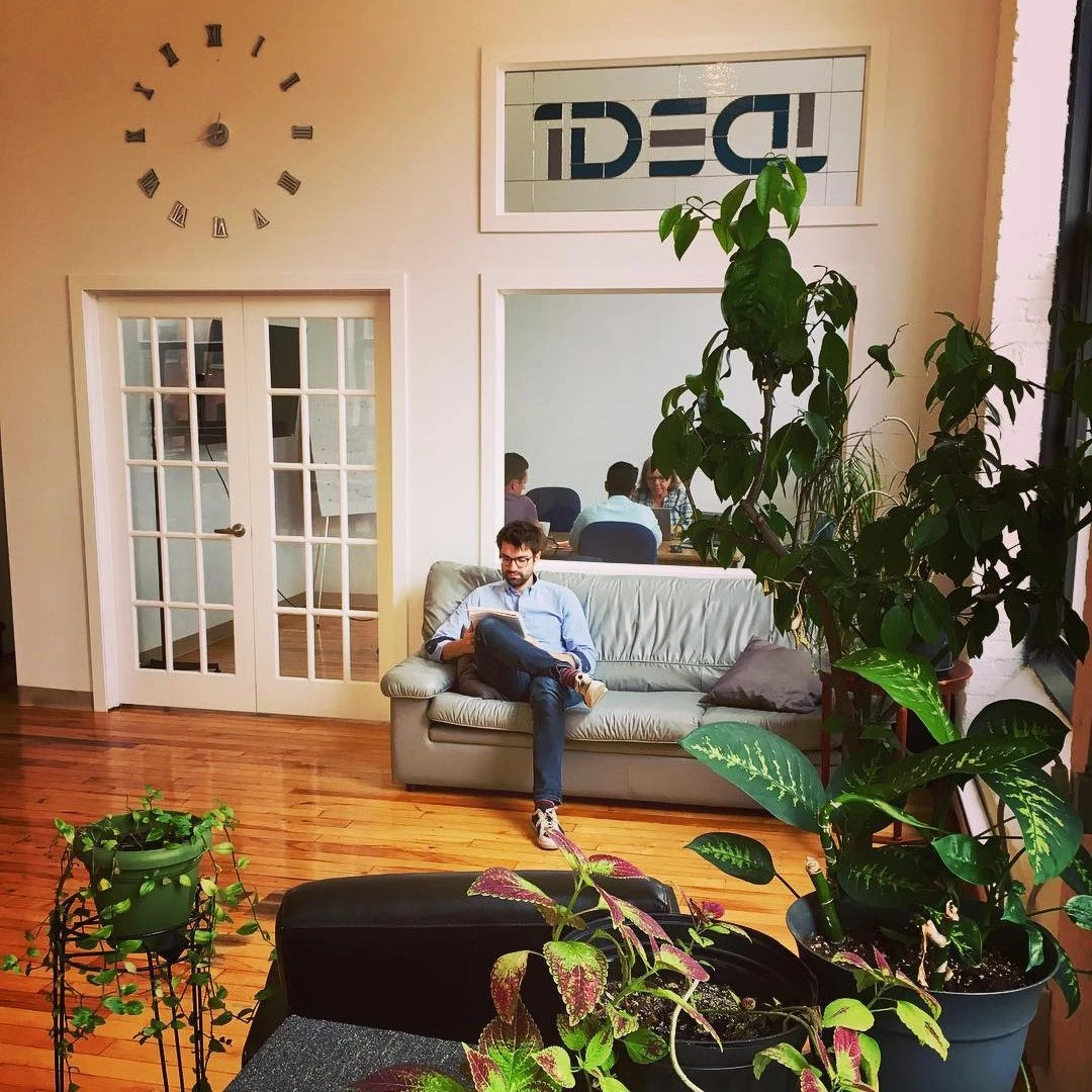 631893d1a1b1e0a09 at Ideal Coworking Coworking area in Montreal, Canada