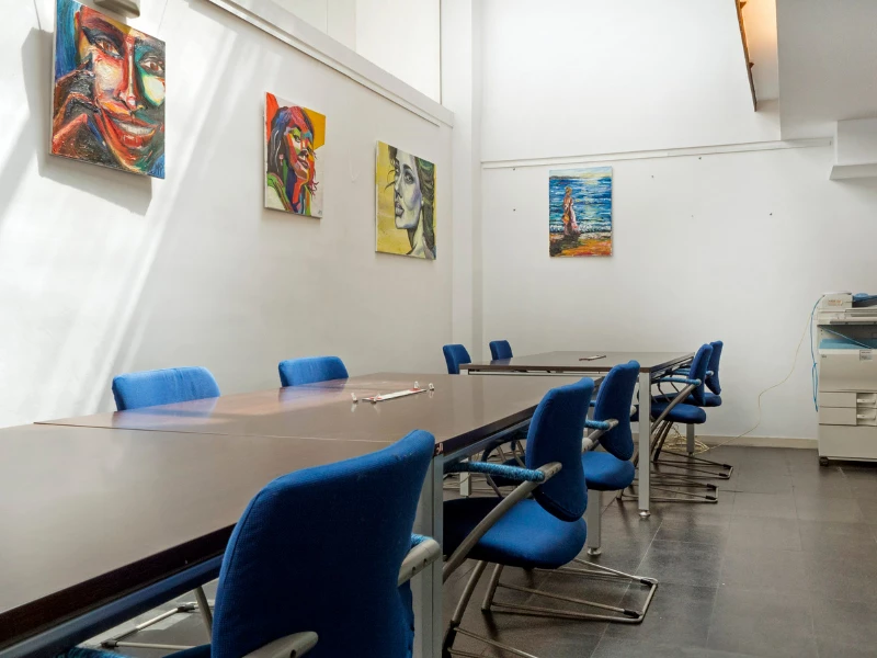 639783371dcd555a7 at Officina24 Coworking area in Barcelona, Spain