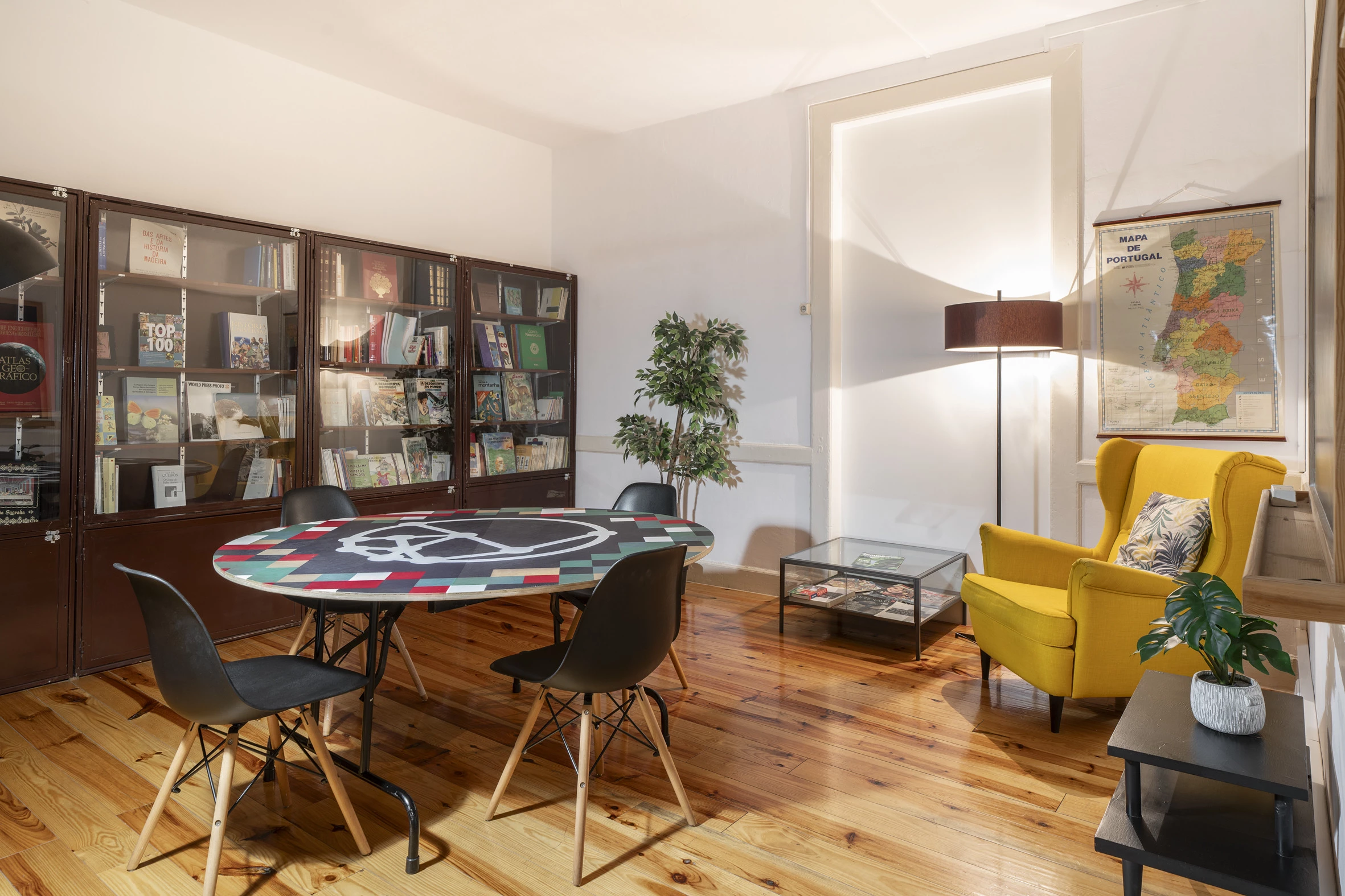 661905cc1247be744 at Cowork Funchal Coworking area in Funchal, Portugal