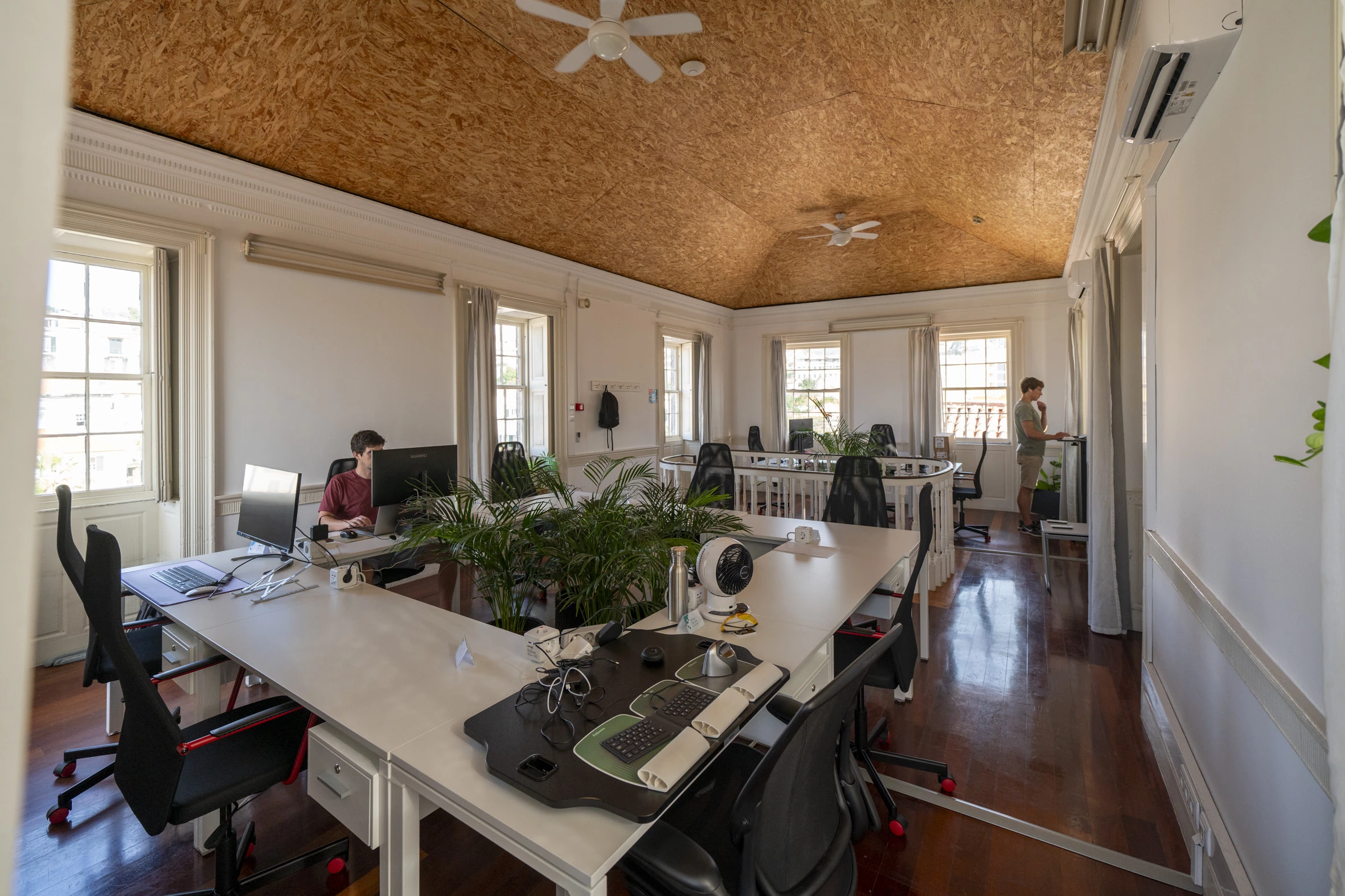 66193c44bf14d077e at Cowork Funchal Coworking area in Funchal, Portugal