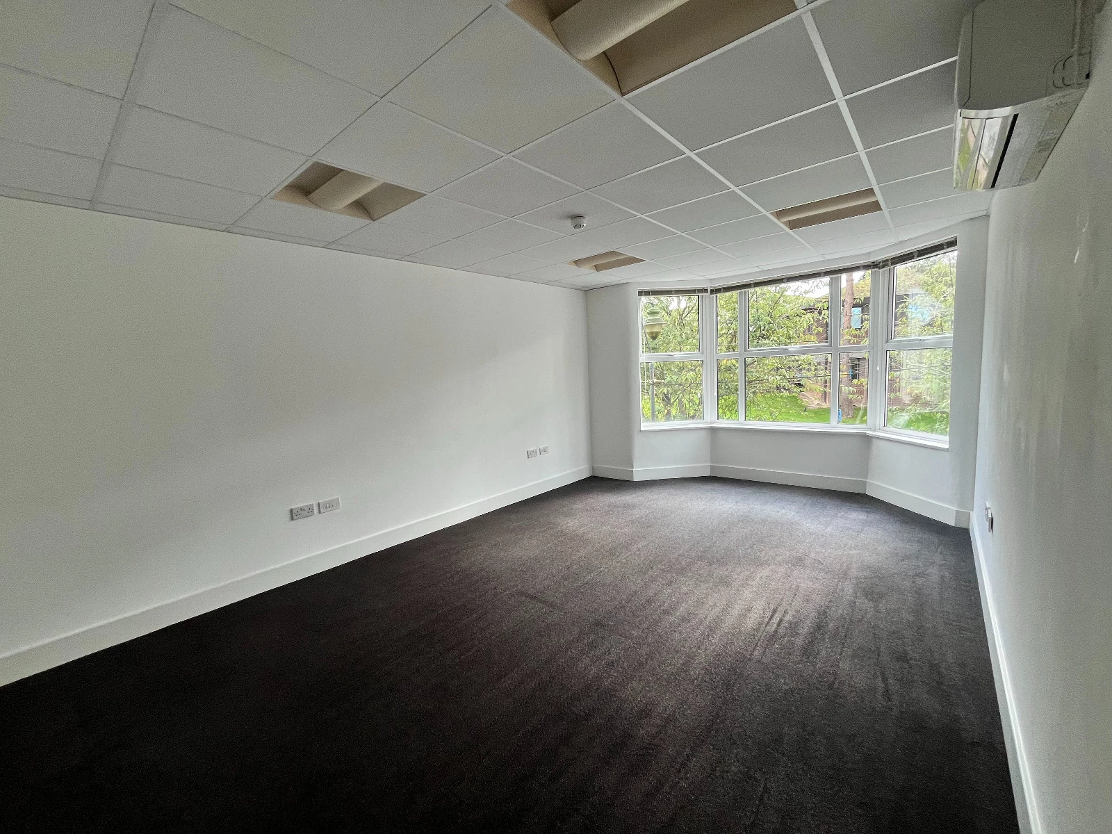 6724a1b687eb1acc3 at Hot desk 1  Coworking area in Horsham, United Kingdom