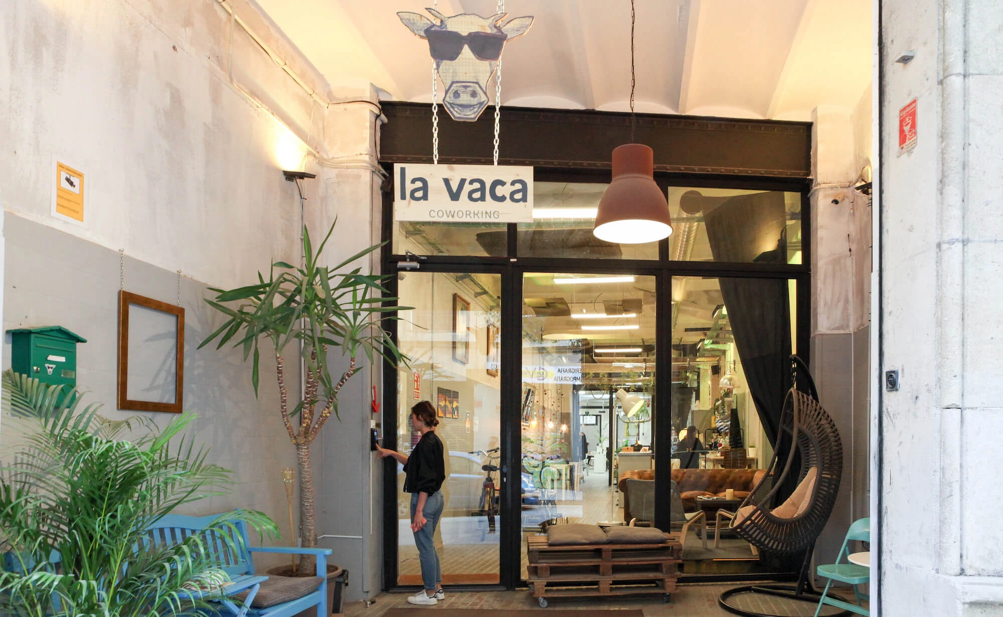 6718d4c93fedb at La Vaca Coworking Coworking area in Barcelona, Spain