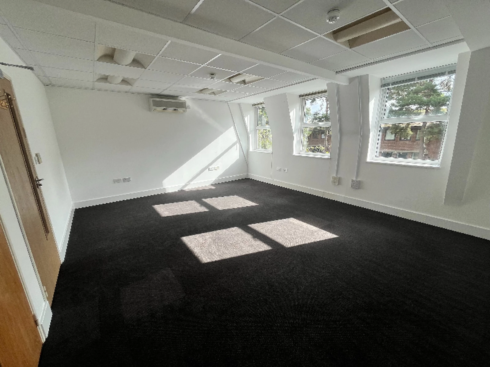 6724a21c695fc at Hot desk 1  Coworking area in Horsham, United Kingdom