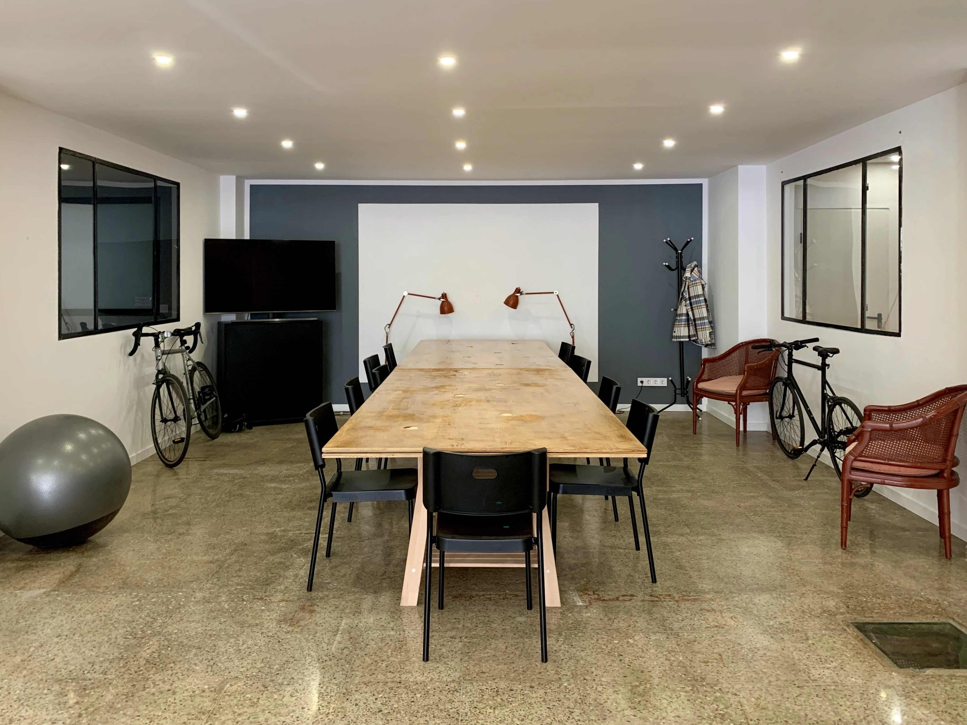 629a1139b35e208c5 at BIG MEETING ROOM 10 People @ THE HUB CO-SPACES Meeting room in Palma, Spain