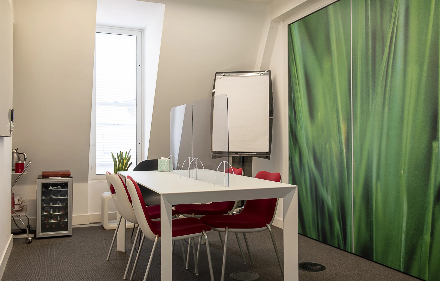 62dab4f9dd3293c59 at 6 People Meeting Room at eoffice Soho Meeting room in London, United Kingdom