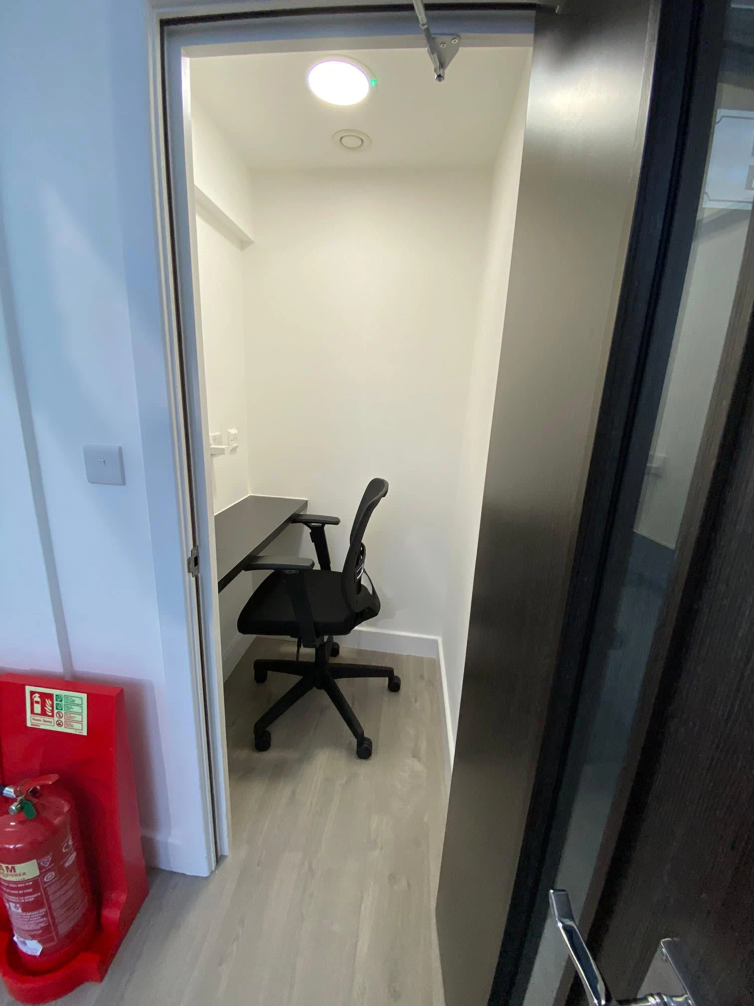 63173f56b45e50f28 at 2 Person Office @ KOZMIK Work Space Office in London, United Kingdom