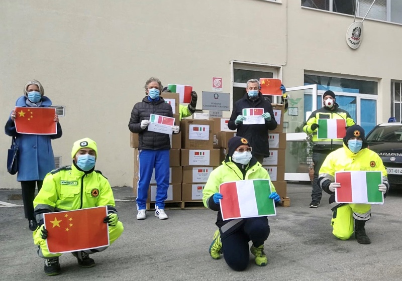 Recanati: arrivate le 60 mila mascherine donate dalla Cina MASCHERINE A RECANATI