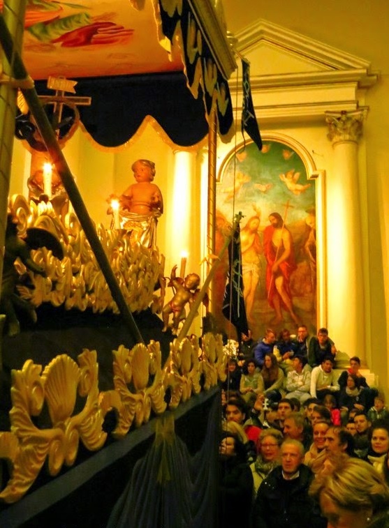 Il Corpo Bandistico “G. Verdi” di Porto Recanati rinnova una delle tradizioni del Venerdì Santo processione bara de notte