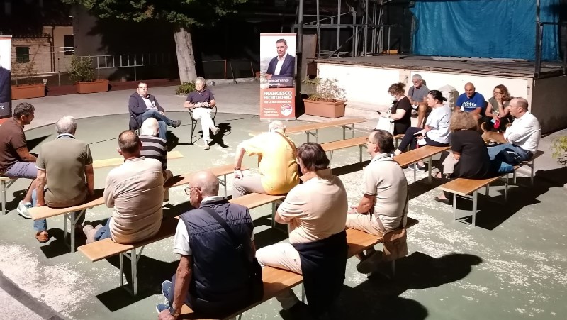 Tanta energia dagli incontri a Castelnuovo e Le Grazie per il candidato Francesco Fiordomo