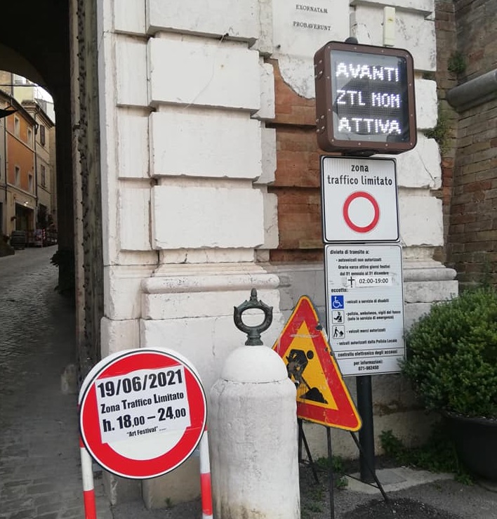 Recanati: il gioco dell’isola che c’è…. ma non c’è