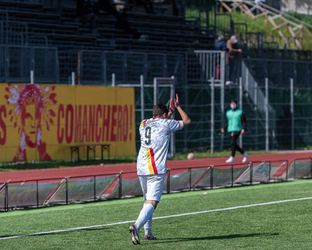 Gol e spettacolo al Tubaldi, Recanatese e San Nicolò Notaresco chiudono sul 4 a 4 Recanatese al Tubaldi