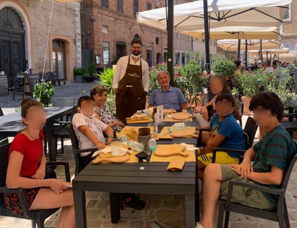 Recanati: si spenge anche la luce di “We Marche” in piazza Leopardi