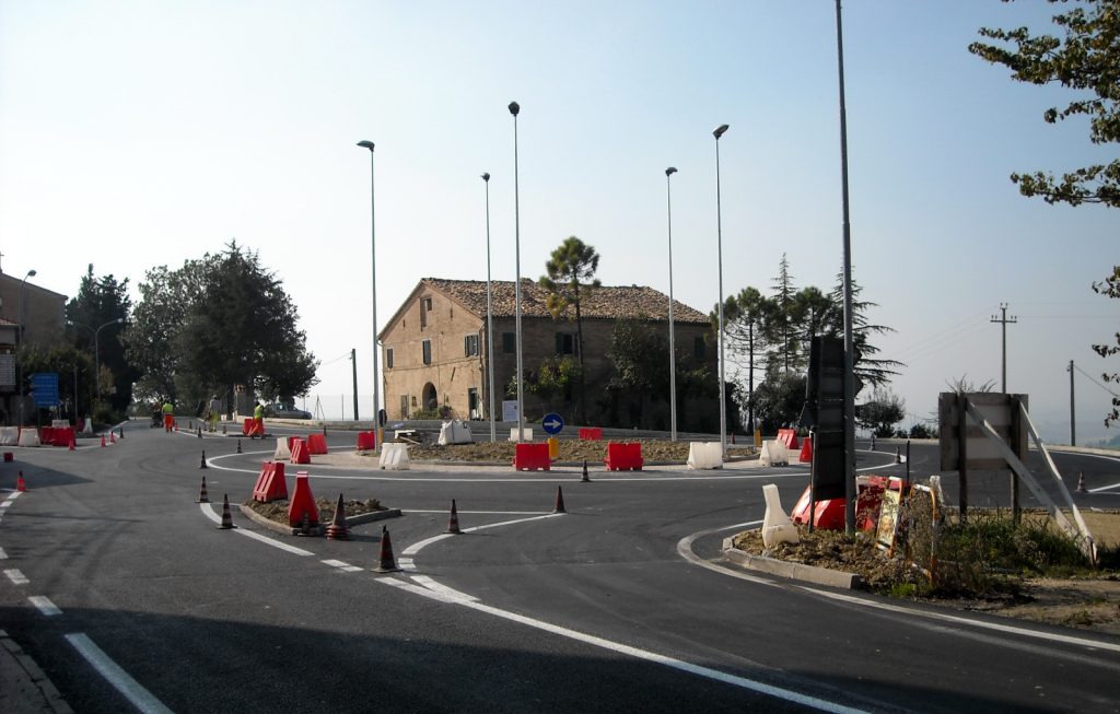 La Provincia approva progetti per le strade provinciali fra cui la “Montefano – Osteria Nuova”