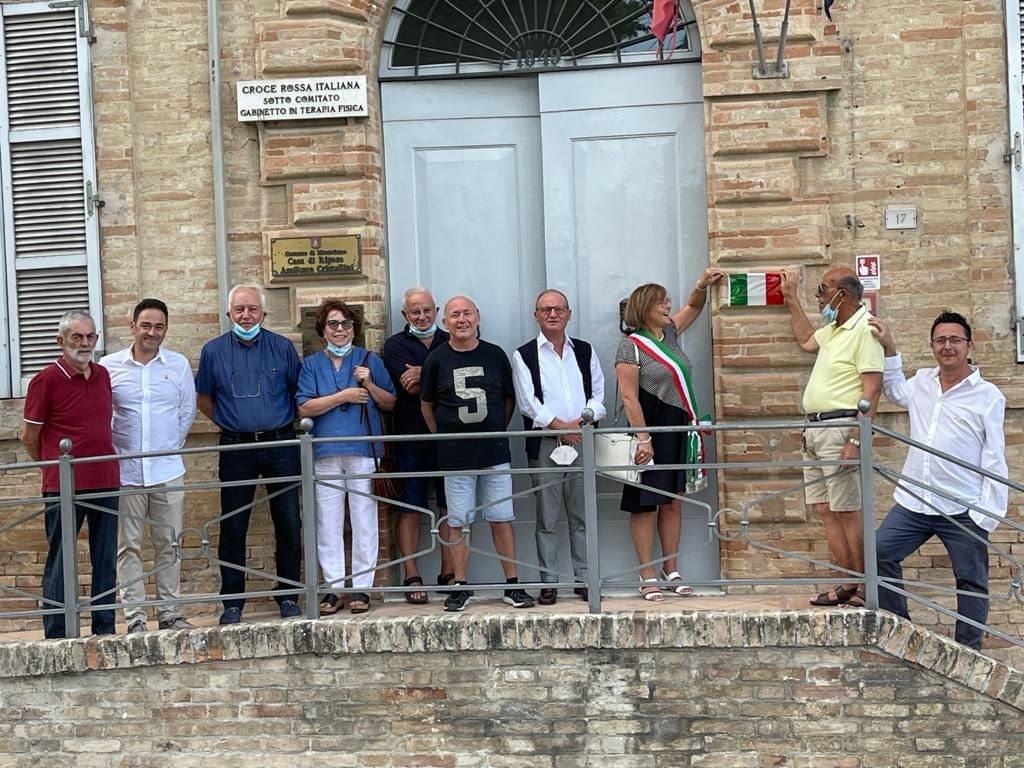 Montefano: portone restaurato alla casa di riposo grazie ai volontari