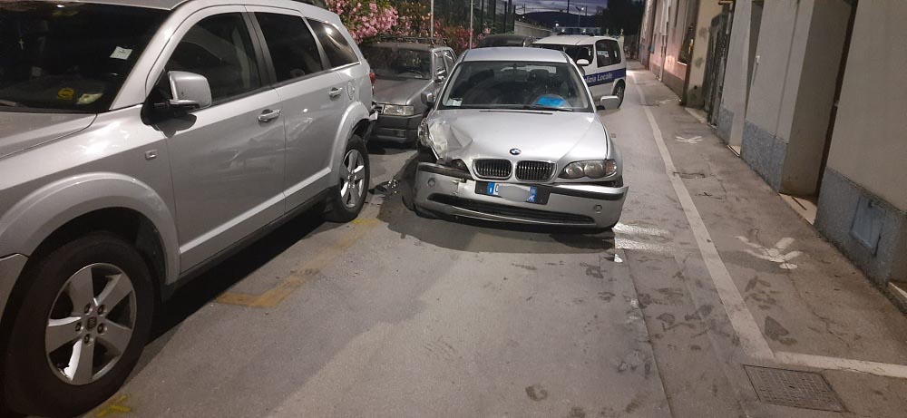 Porto Recanati: 3, anzi 4 macchine centrate in pieno da una BMV guidata da un 31enne positivo all’alcol test