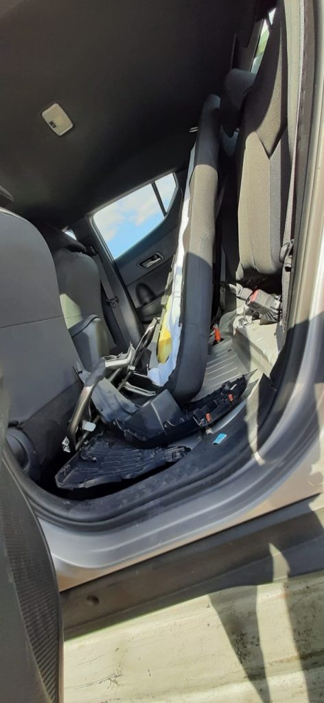 Porto Recanati: Ci si attacca a tutto, anche alla batteria dell’auto!