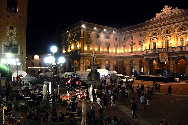 Recanati: difficile dormire in centro per la musica troppo alta e la tanta confusione