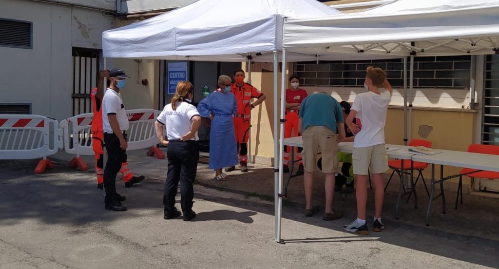 Recanati: 70 vaccini inoculati nel primo giorno di funzionamento del nuovo centro vaccinale
