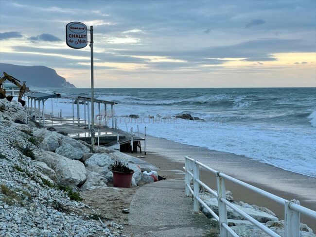 Riconosciuto dai suoi genitori l’uomo quarantenne morto in mare