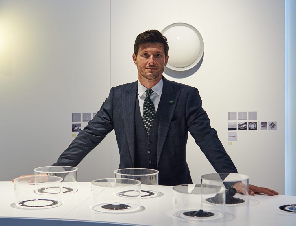 L’azienda IGuzzini ha aspettato la chiusura della trattativa per dire la sua