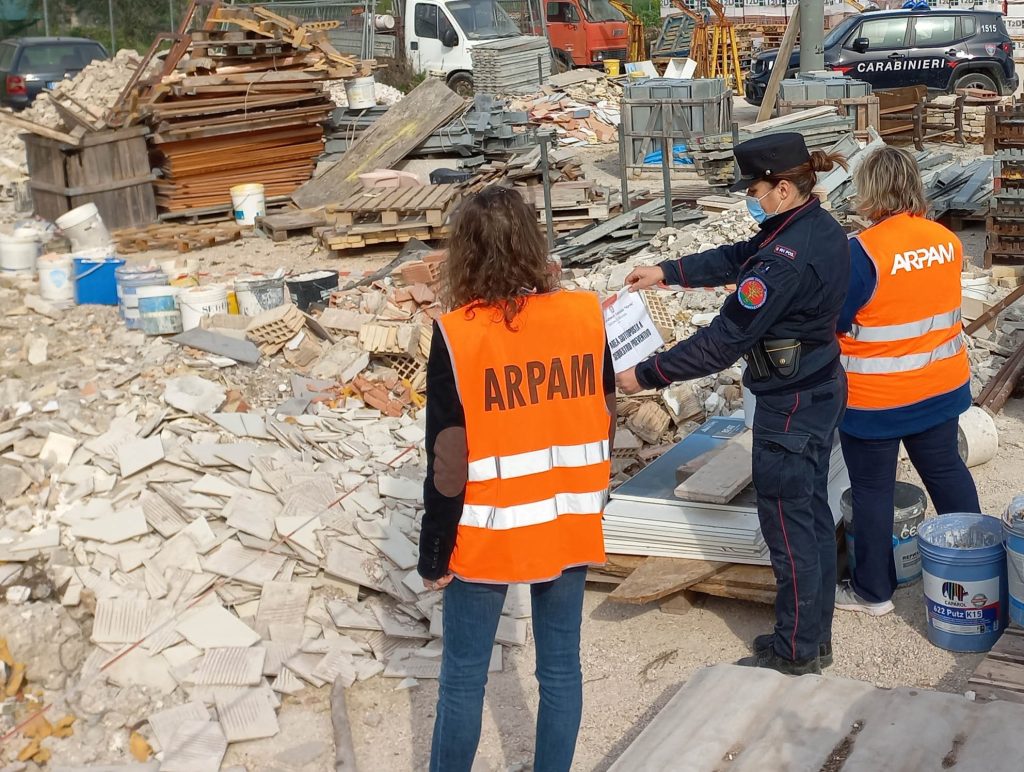 Civitanova Marche: sequestrata vasta area di smaltimento abusivo di rifiuti