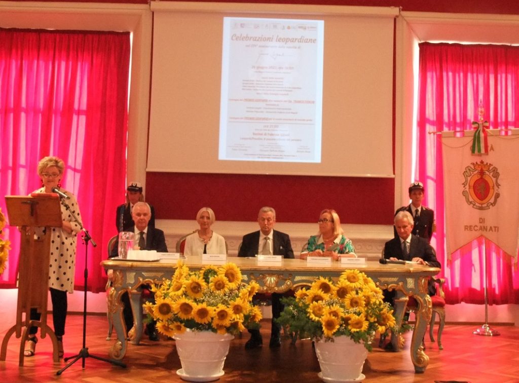 RECANATI Niente ginestra, girasoli per Leopardi