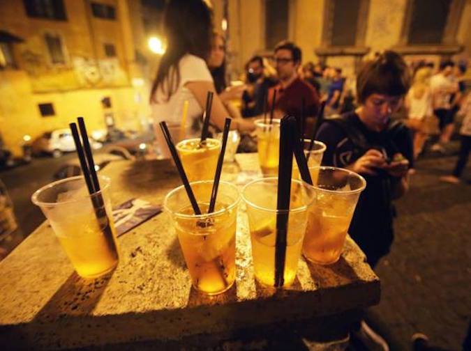 Porto Recanati: norme stringenti per l’uso dell’alcool dopo le ore 22