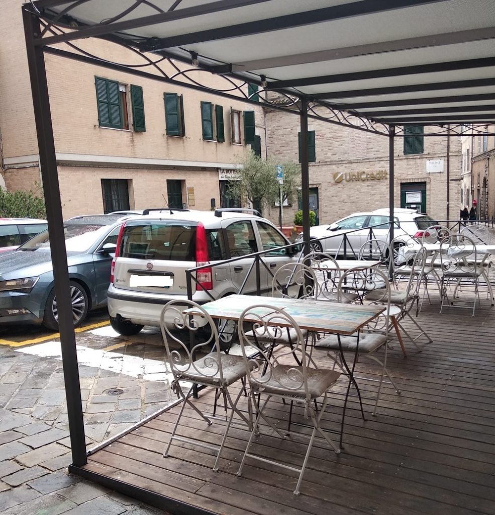 Recanati: l’Amministrazione non coccoli i cittadini, ma faccia rispettare le leggi