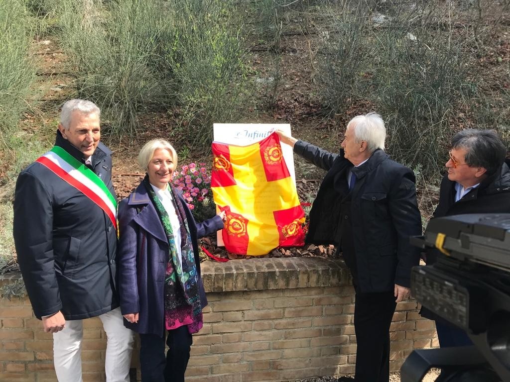 Recanati: i versi de “L’infinito” sul Monte Tabor