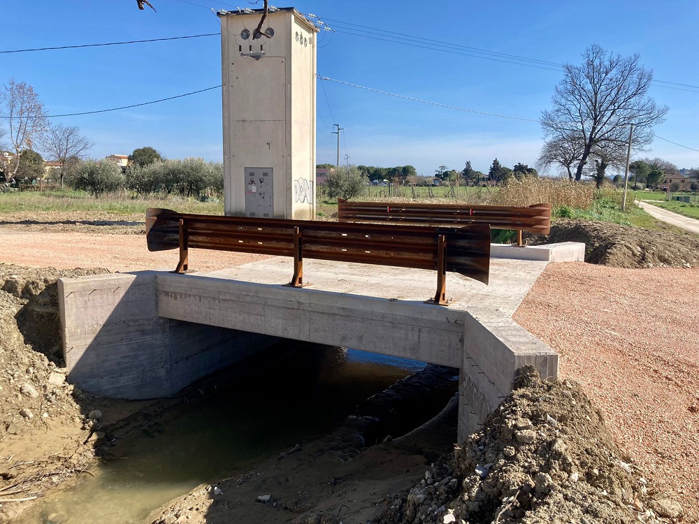 Montecassiano, riaperto il ponte sul Vallato