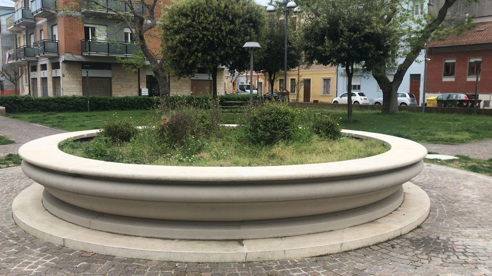 Porto Recanati: più attenzione alla cura del verde e alla sistemazione di Piazza Carradori