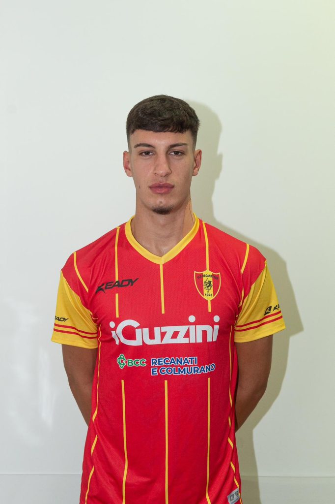 Vacanze agli sgoccioli alla Recanatese, intanto arriva il terzino Valerio Marinacci