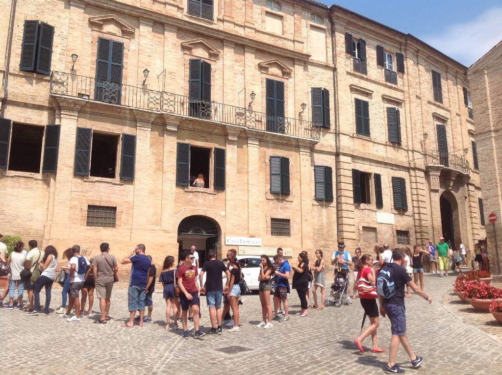 Recanati: impossibile abbattere tutte le barriere architettoniche presenti a casa Leopardi