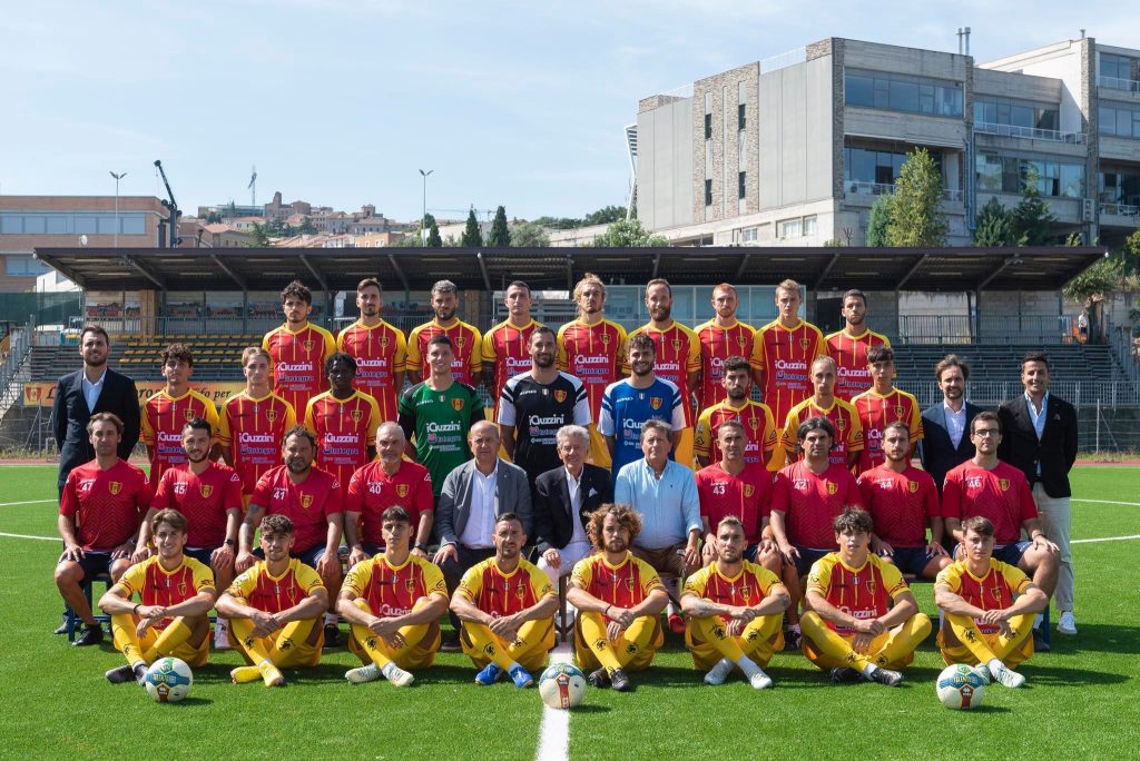 La Recanatese compie 100 anni e festeggia al teatro Persiani a Recanati