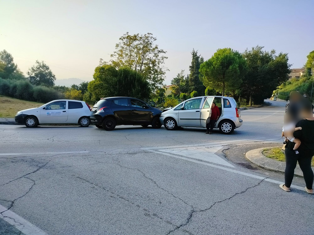 Recanati: due incidenti stradali a Chiarino e in via Le Grazie