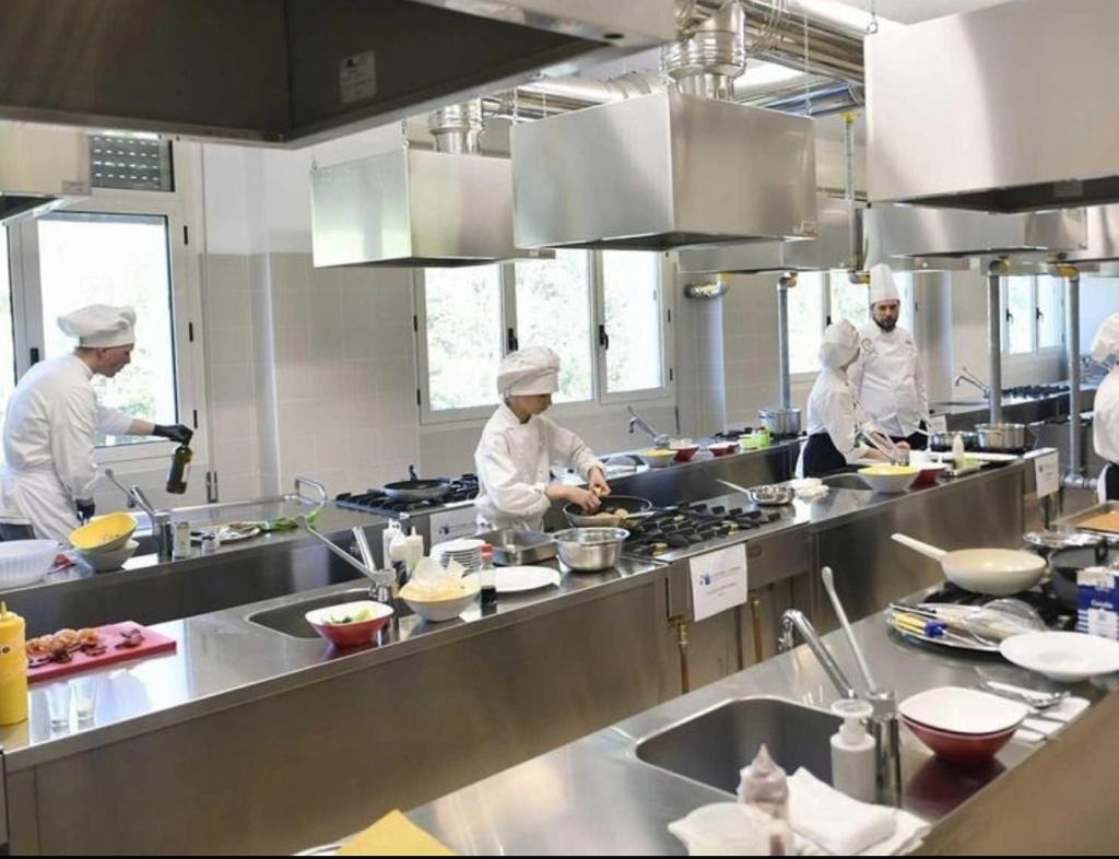 Ai Cappuccini di Recanati, Conferenza sull’alimentazione e pranzo-degustazione con l’ ISS “Einstein-Nebbia”