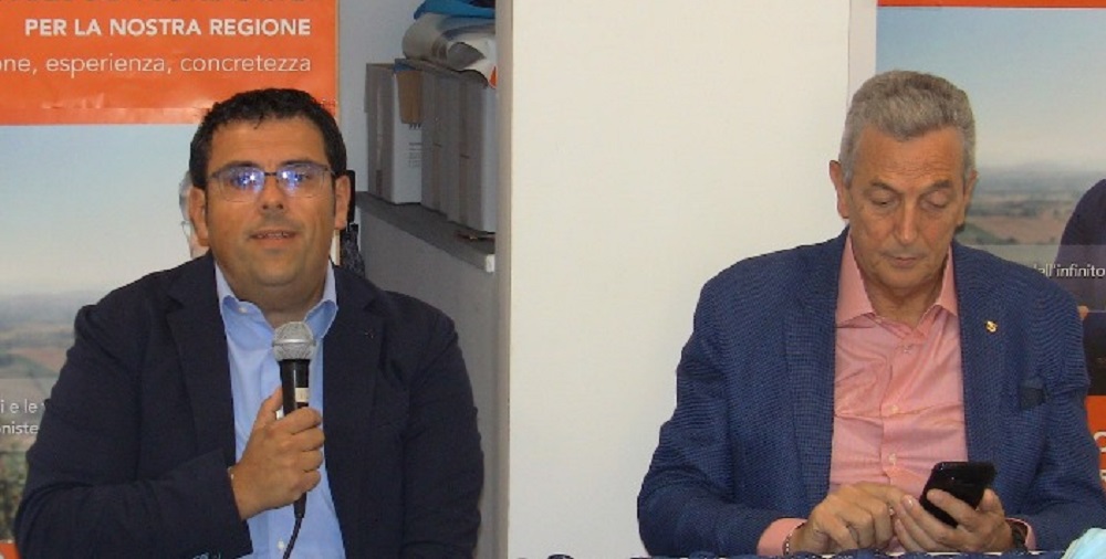 Recanati. Il Sindaco Bravi chiede le dimissioni di Fiordomo e Moretti