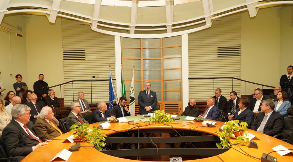 Encomi del Consiglio regionale a sedici imprese marchigiane: alcune di Recanati, Montecassiano e Loreto