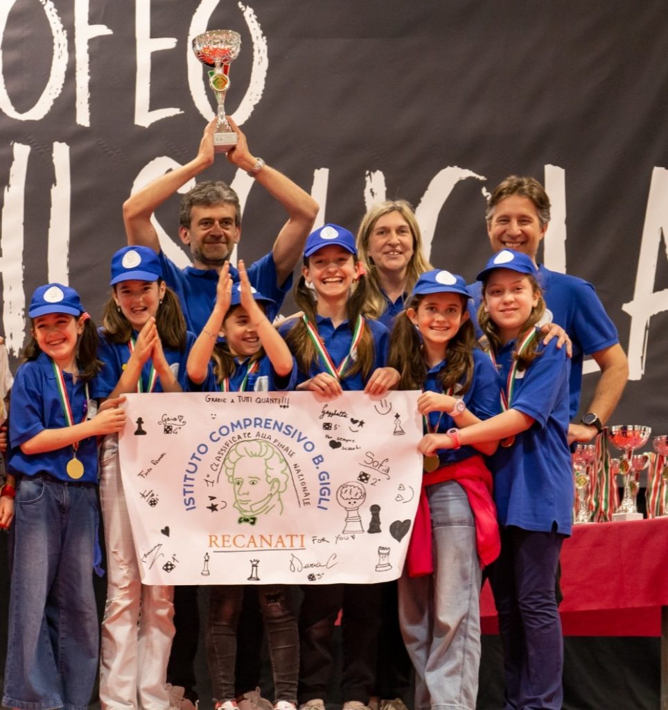 recanati. La scuola primaria “B. Gigli” conquista il titolo di “Campione d’Italia” al Trofeo Scacchi Scuola