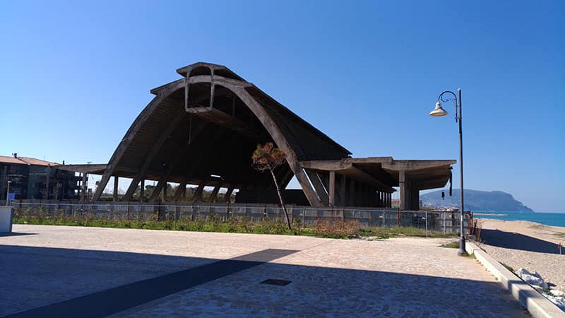 Porto Recanati. Chiuso dalle Ferrovie il sottopasso per la spiaggia