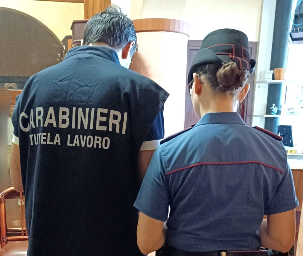 Controlli stabilimento balneare alla Riviera del Conero da parte del NIL e Carabinieri