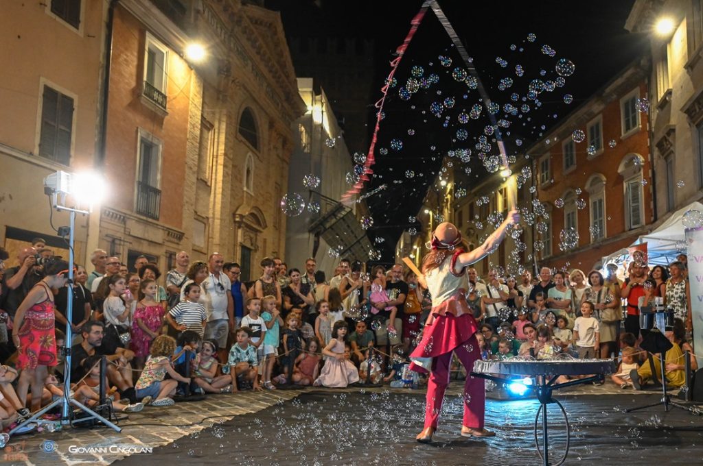 Cala il sipario su Art Festival 2024, ma solo temporaneamente. Chiusura di stagione rimandata al 31 agosto con altri due spettacoli a Montelupone