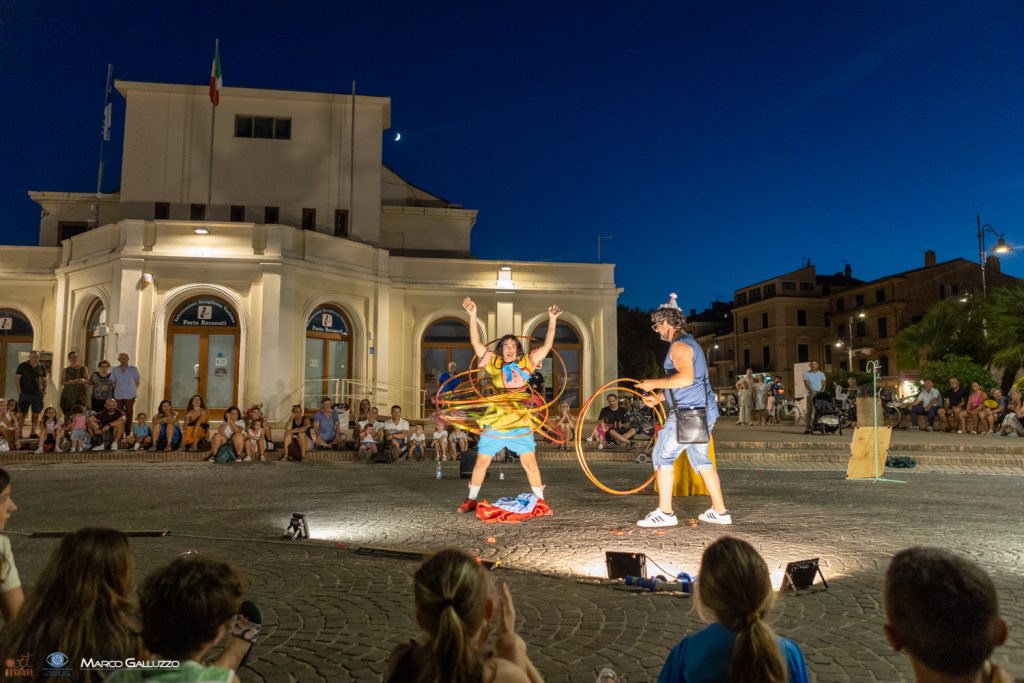 Art Festival trasformista a Largo Porto Giulio di Porto Recanati, si prepara al Gran Finale a Recanati