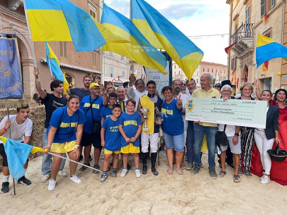 Loreto. Al rione La Villa il successo nella storica corsa del Drappo