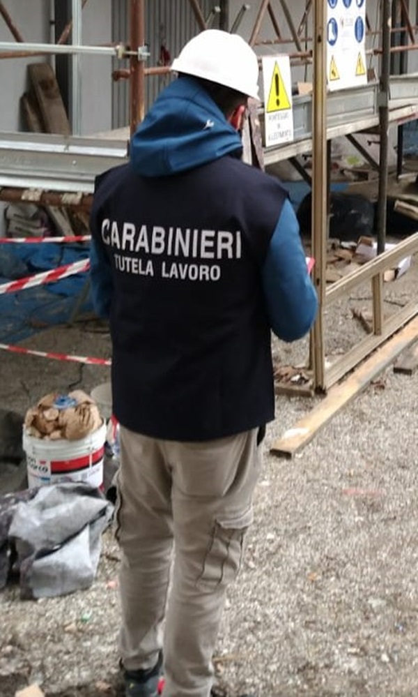 Molte le irregolarità riscontrate dai NIL Carabinieri di Macerata nei cantieri edili del maceratese