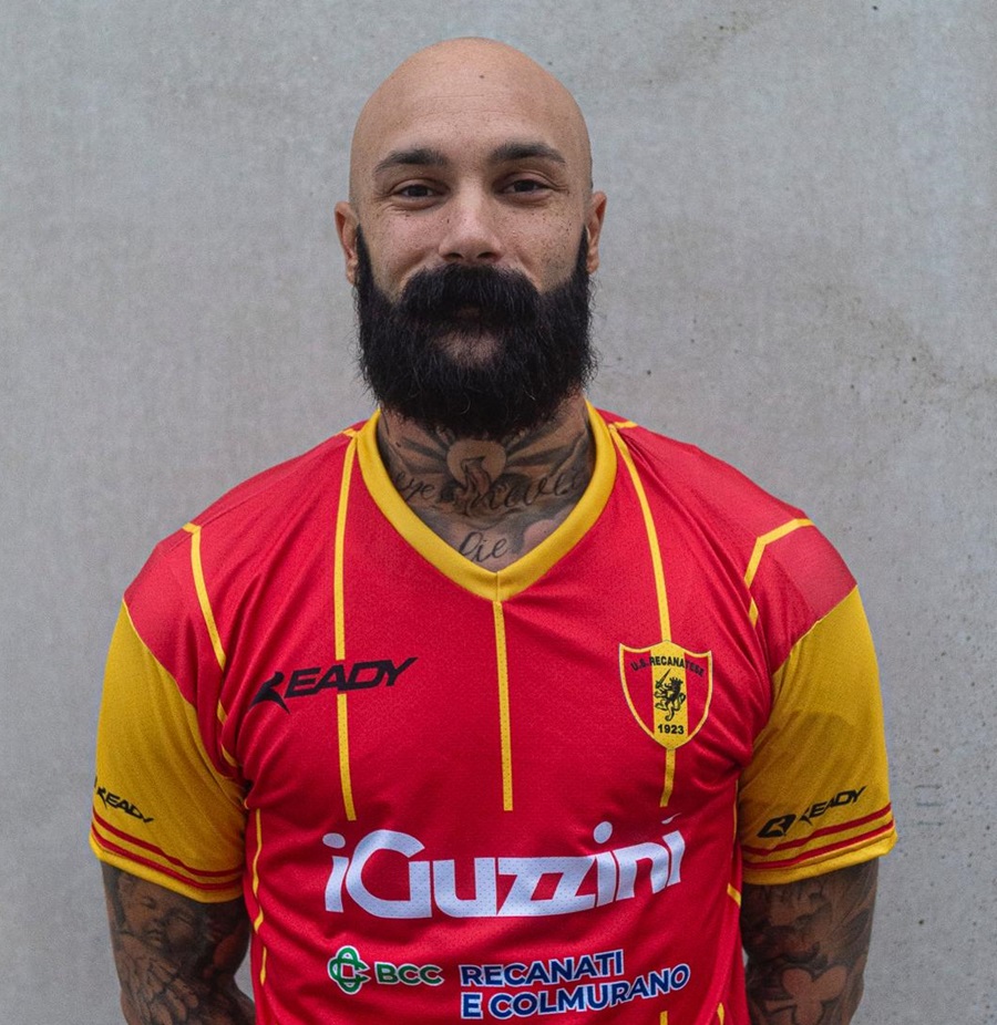 Stefano Spagna è un giocatore della Recanatese
