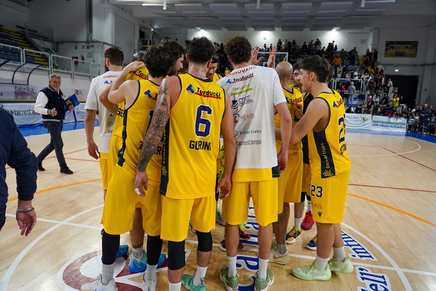 Pallacanestro Recanati. Espugnata Valdiceppo, la Svethia si regala un Natale da sogno!