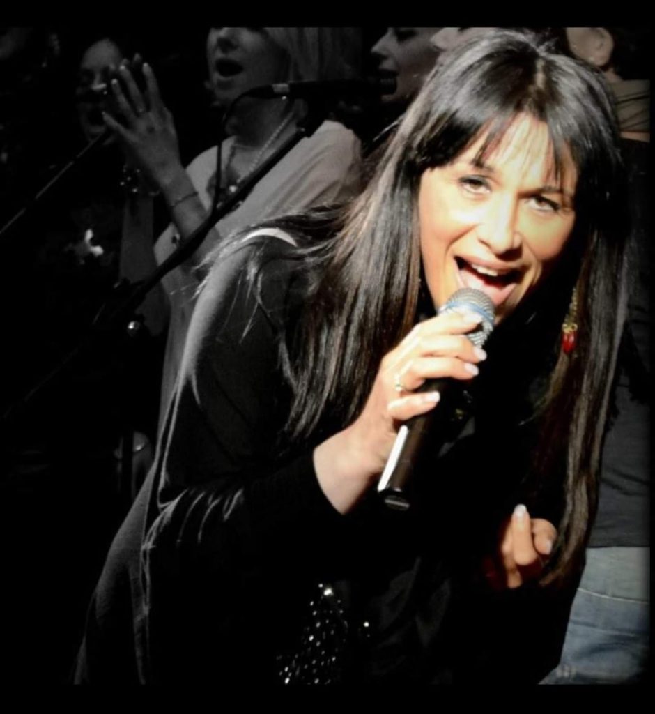 “Give Peace a Chance”: la magia del Natale incontra il messaggio di pace a Porto Recanati