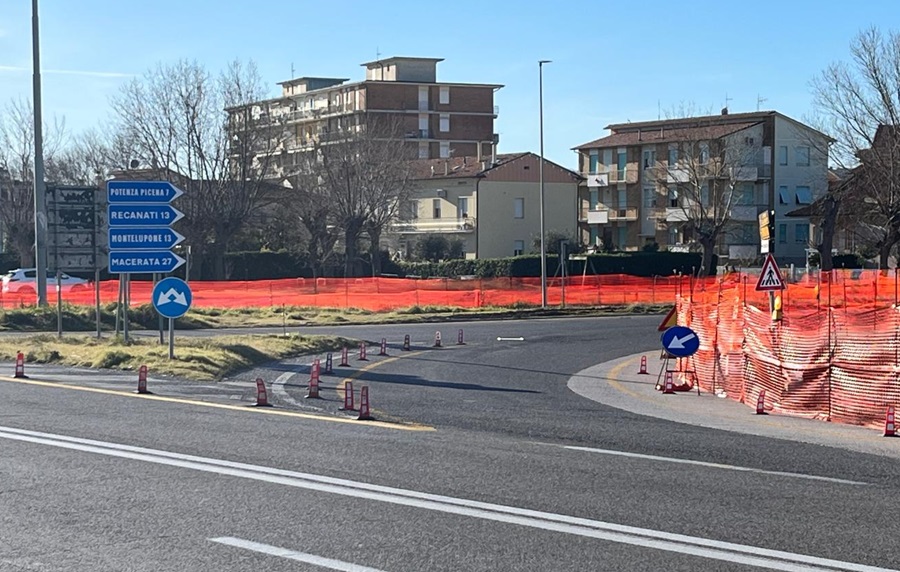 Porto Recanati. La Rotonda del Bivio Regina: quando la politica insiste contro il buonsenso