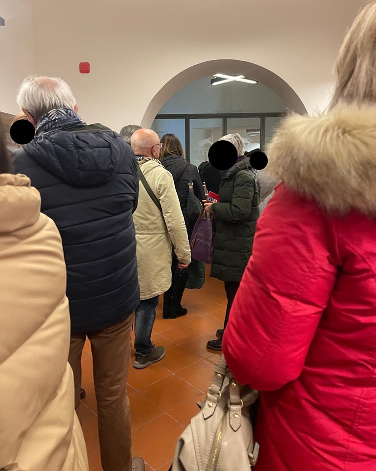 Recanati: troppa gente per lo spettacolo di Catà. Le critiche di “Recanati Insieme” e la soddisfazione dell’assessore Pelati